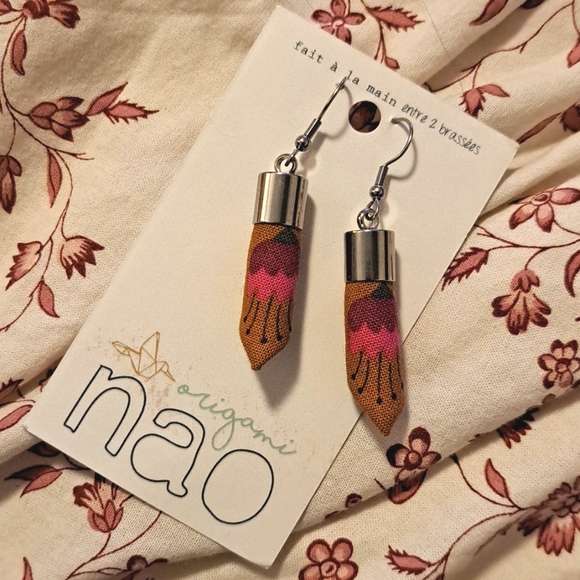 Nao Origami earrings - Picture 1 of 3